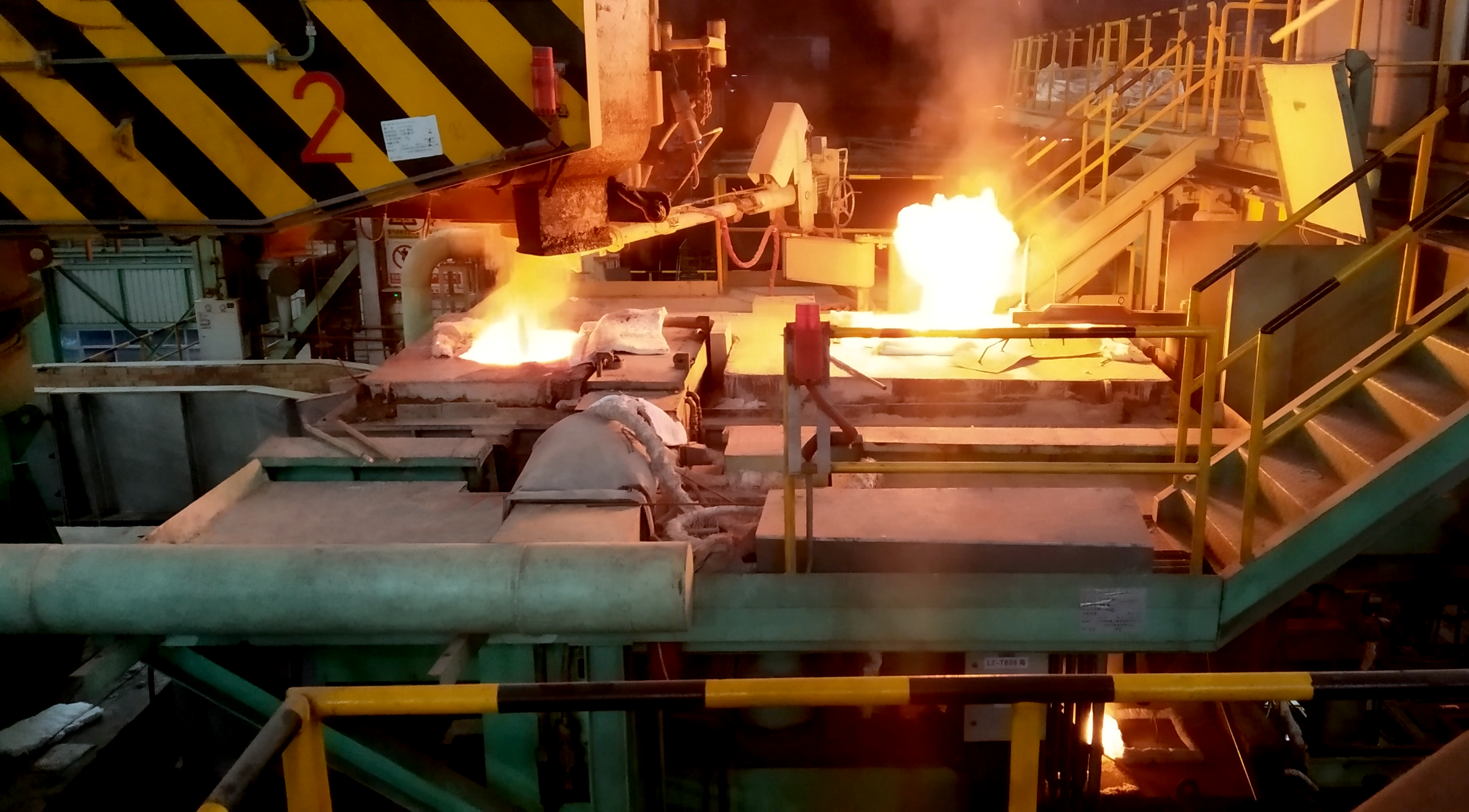 製鋼における連続恒温鋳造用のタンディッシュ誘導加熱システム